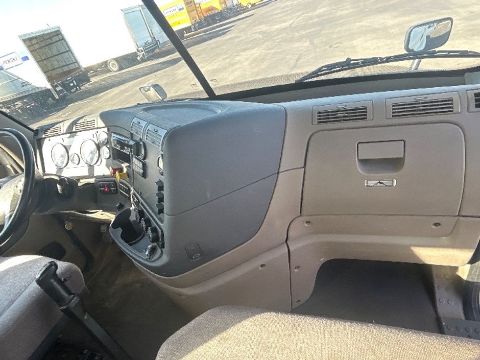 Day Cab Tractor-Heavy Duty Tractors-Freightliner-2019-Cascadia 11364ST-Phoenix-AZ-238,181\n\t\tmiles-$ 42,500 - Image 13