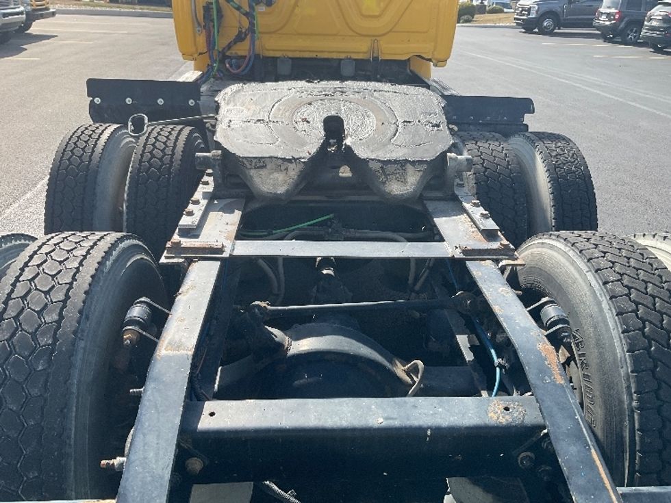 Day Cab Tractor-Heavy Duty Tractors-Freightliner-2019-Cascadia 11364ST-Piqua-OH-375,000\n\t\tmiles-$ 48,000 - Image 6
