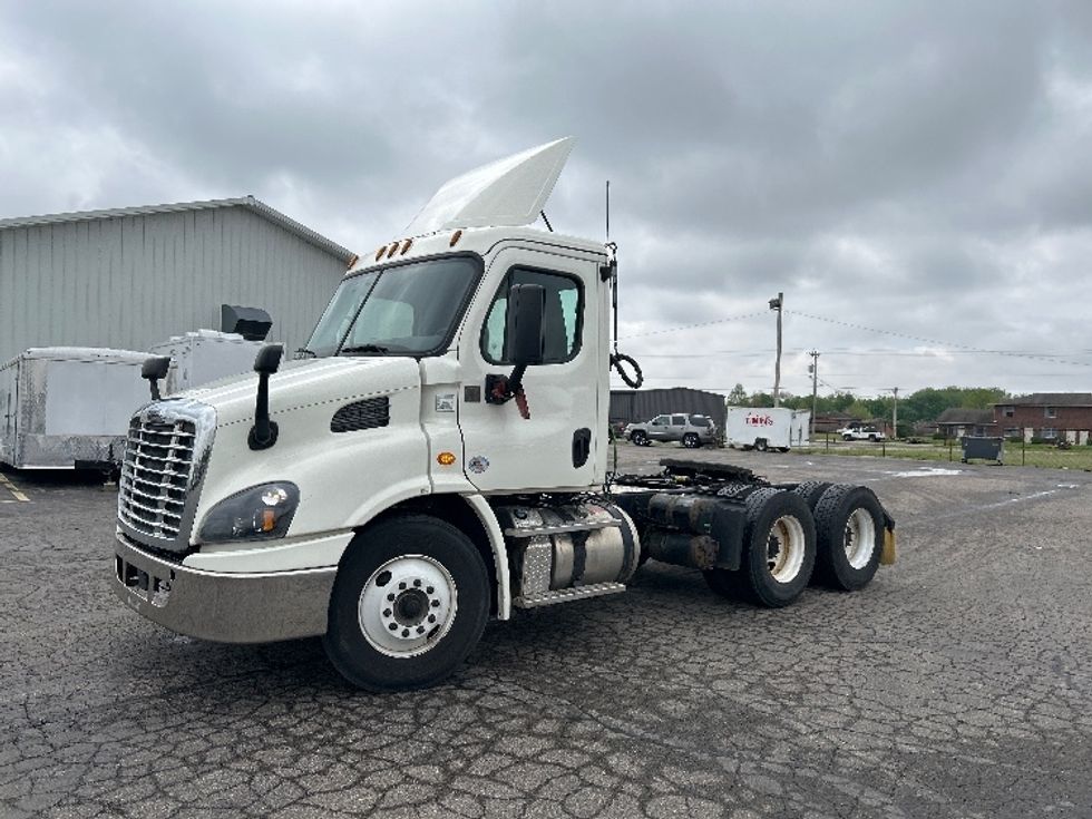 Day Cab Tractor-Heavy Duty Tractors-Freightliner-2019-Cascadia 11364ST-Piqua-OH-434,671\n\t\tmiles-$ 30,750 - Image 3