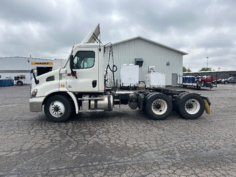Day Cab Tractor-Heavy Duty Tractors-Freightliner-2019-Cascadia 11364ST-Piqua-OH-434,671\n\t\tmiles-$ 30,750 - Image 4