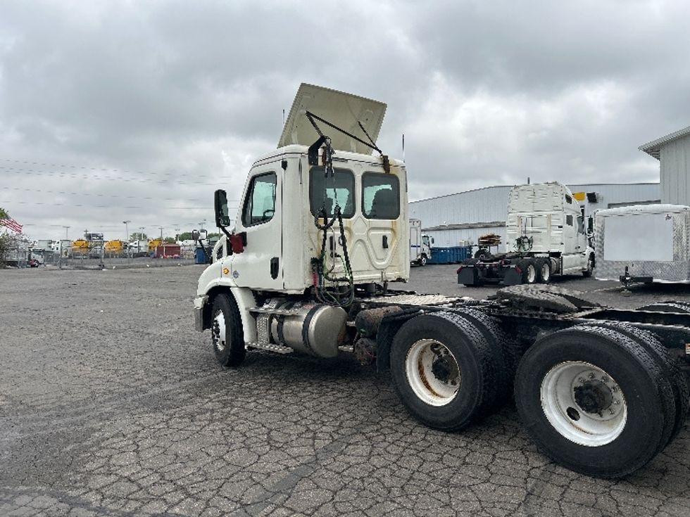 Day Cab Tractor-Heavy Duty Tractors-Freightliner-2019-Cascadia 11364ST-Piqua-OH-434,671\n\t\tmiles-$ 30,750 - Image 5