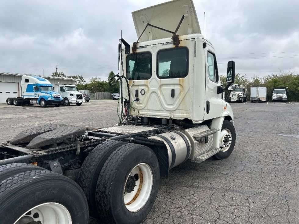 Day Cab Tractor-Heavy Duty Tractors-Freightliner-2019-Cascadia 11364ST-Piqua-OH-434,671\n\t\tmiles-$ 30,750 - Image 7