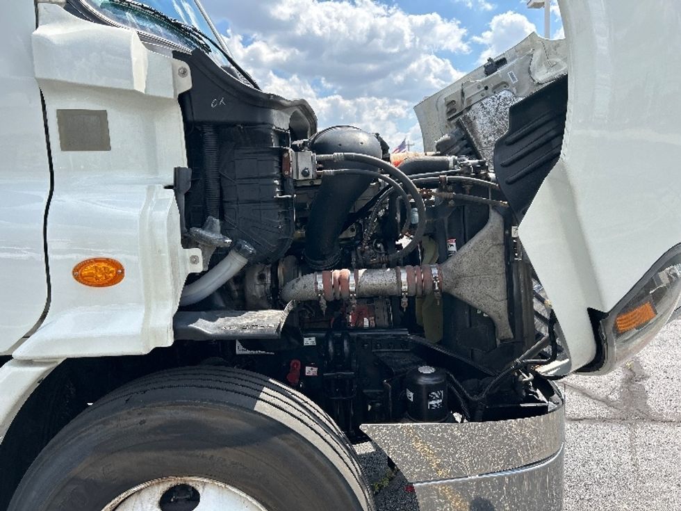 Day Cab Tractor-Heavy Duty Tractors-Freightliner-2019-Cascadia 11364ST-Piqua-OH-447,643\n\t\tmiles-$ 29,250 - Image 14