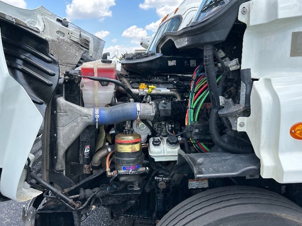 Day Cab Tractor-Heavy Duty Tractors-Freightliner-2019-Cascadia 11364ST-Piqua-OH-447,643\n\t\tmiles-$ 29,250 - Image 15