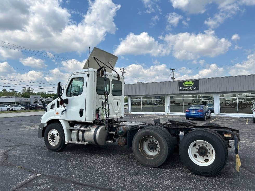Day Cab Tractor-Heavy Duty Tractors-Freightliner-2019-Cascadia 11364ST-Piqua-OH-447,643\n\t\tmiles-$ 29,250 - Image 5