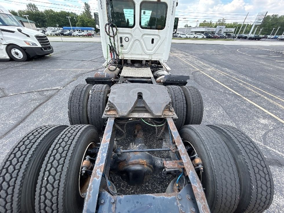 Day Cab Tractor-Heavy Duty Tractors-Freightliner-2019-Cascadia 11364ST-Piqua-OH-447,643\n\t\tmiles-$ 29,250 - Image 6