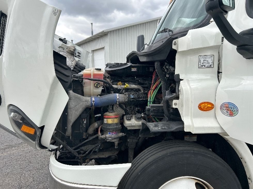 Day Cab Tractor-Heavy Duty Tractors-Freightliner-2019-Cascadia 11364ST-Piqua-OH-450,304\n\t\tmiles-$ 32,250 - Image 16