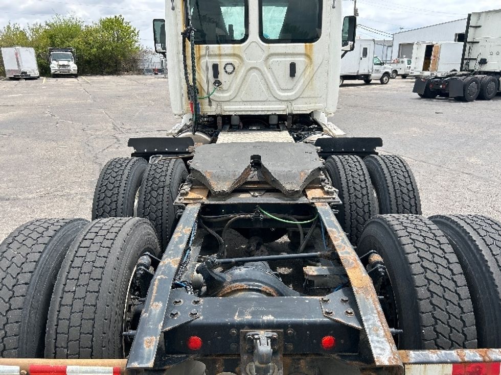Day Cab Tractor-Heavy Duty Tractors-Freightliner-2019-Cascadia 11364ST-Piqua-OH-450,304\n\t\tmiles-$ 32,250 - Image 6