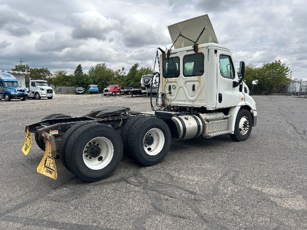 Day Cab Tractor-Heavy Duty Tractors-Freightliner-2019-Cascadia 11364ST-Piqua-OH-450,304\n\t\tmiles-$ 32,250 - Image 7