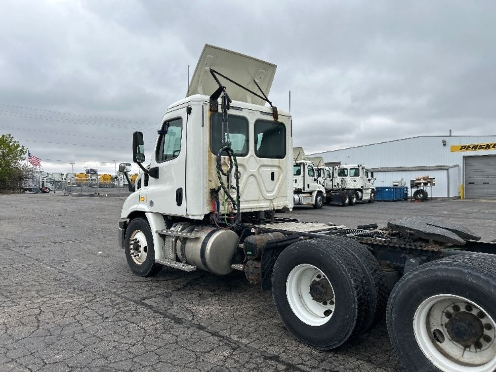 Day Cab Tractor-Heavy Duty Tractors-Freightliner-2019-Cascadia 11364ST-Piqua-OH-467,415\n\t\tmiles-$ 31,500 - Image 5