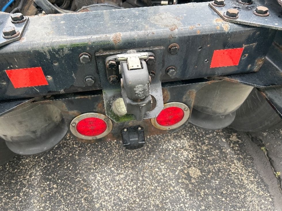 Day Cab Tractor-Heavy Duty Tractors-Freightliner-2019-Cascadia 11364ST-Piqua-OH-479,376\n\t\tmiles-$ 27,000 - Image 17