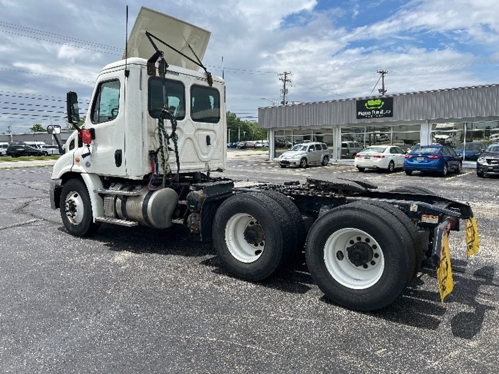 Day Cab Tractor-Heavy Duty Tractors-Freightliner-2019-Cascadia 11364ST-Piqua-OH-479,376\n\t\tmiles-$ 27,000 - Image 5