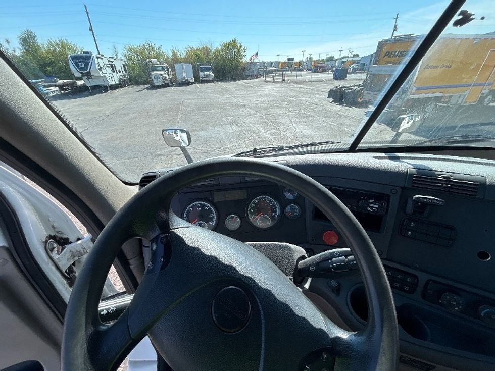 Day Cab Tractor-Heavy Duty Tractors-Freightliner-2019-Cascadia 11364ST-Piqua-OH-489,687\n\t\tmiles-$ 30,500 - Image 11
