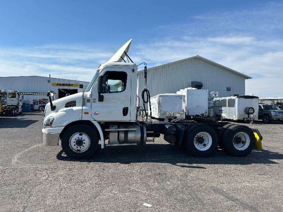 Day Cab Tractor-Heavy Duty Tractors-Freightliner-2019-Cascadia 11364ST-Piqua-OH-489,687\n\t\tmiles-$ 30,500 - Image 4