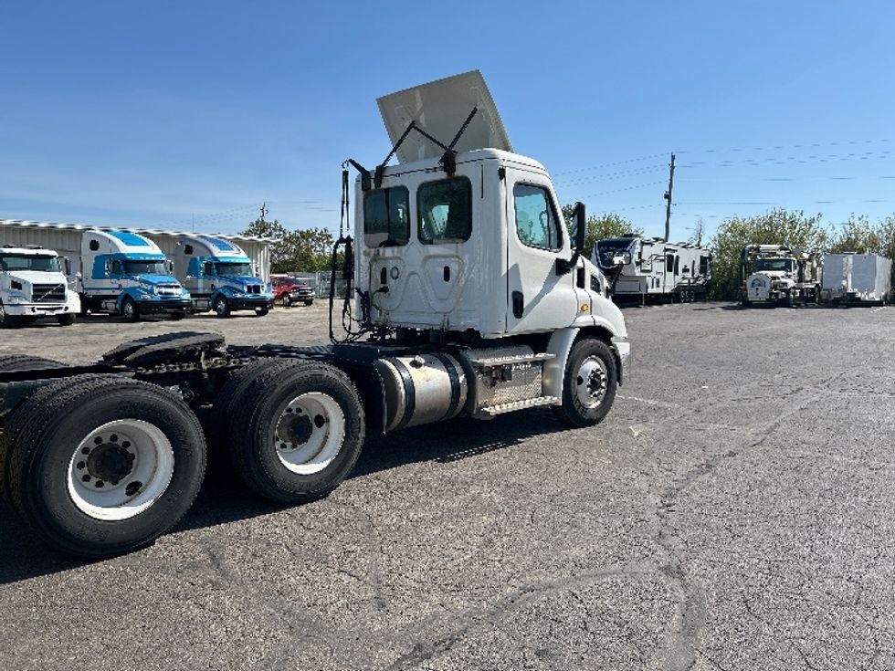 Day Cab Tractor-Heavy Duty Tractors-Freightliner-2019-Cascadia 11364ST-Piqua-OH-489,687\n\t\tmiles-$ 30,500 - Image 7