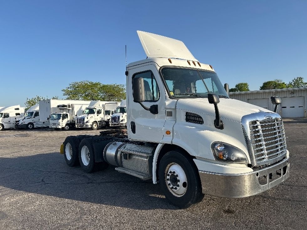 Day Cab Tractor-Heavy Duty Tractors-Freightliner-2019-Cascadia 11364ST-Piqua-OH-499,678\n\t\tmiles-$ 30,000 - Image 1
