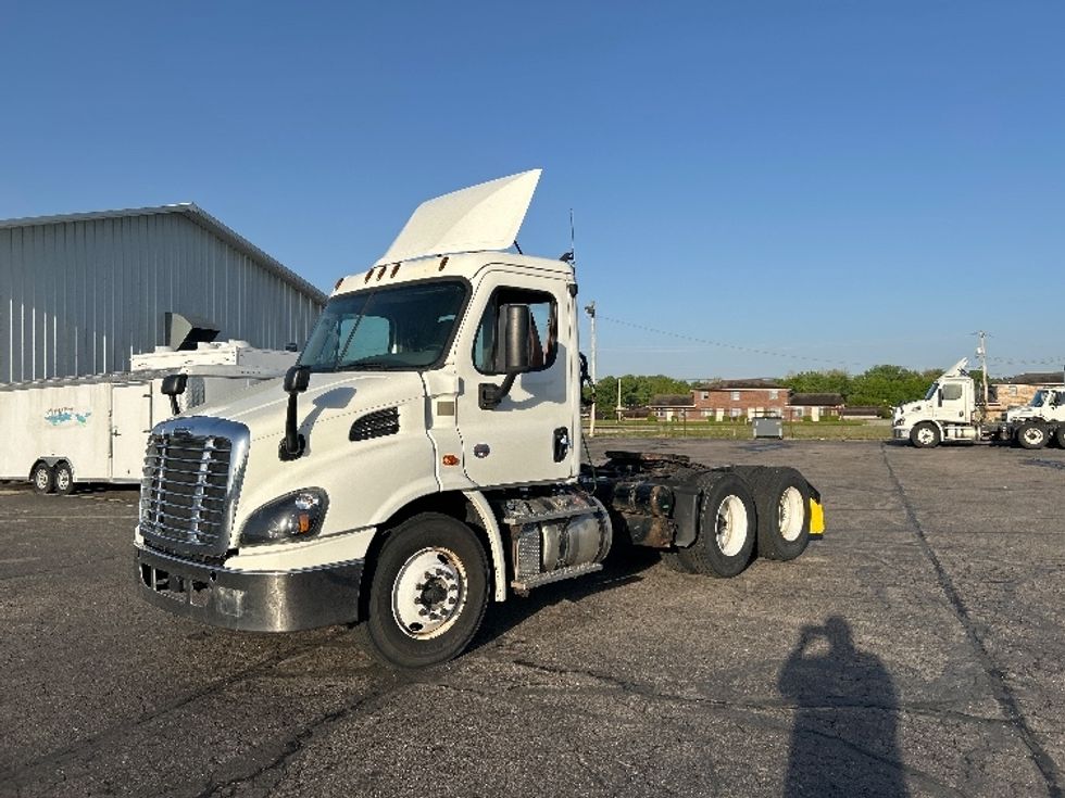Day Cab Tractor-Heavy Duty Tractors-Freightliner-2019-Cascadia 11364ST-Piqua-OH-499,678\n\t\tmiles-$ 30,000 - Image 3