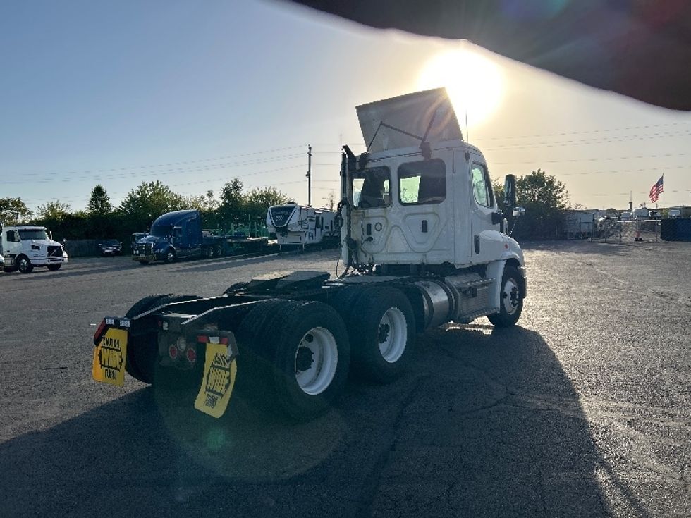Day Cab Tractor-Heavy Duty Tractors-Freightliner-2019-Cascadia 11364ST-Piqua-OH-499,678\n\t\tmiles-$ 30,000 - Image 7