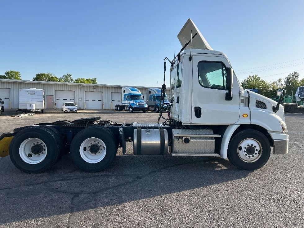 Day Cab Tractor-Heavy Duty Tractors-Freightliner-2019-Cascadia 11364ST-Piqua-OH-499,678\n\t\tmiles-$ 30,000 - Image 8