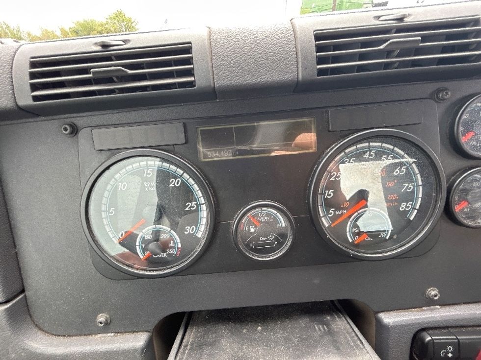 Day Cab Tractor-Heavy Duty Tractors-Freightliner-2019-Cascadia 11364ST-Piqua-OH-534,498\n\t\tmiles-$ 28,250 - Image 11