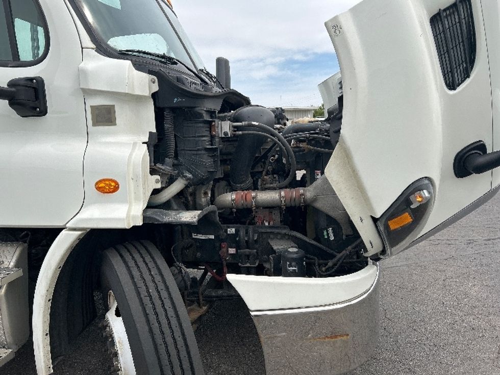 Day Cab Tractor-Heavy Duty Tractors-Freightliner-2019-Cascadia 11364ST-Piqua-OH-534,498\n\t\tmiles-$ 28,250 - Image 15
