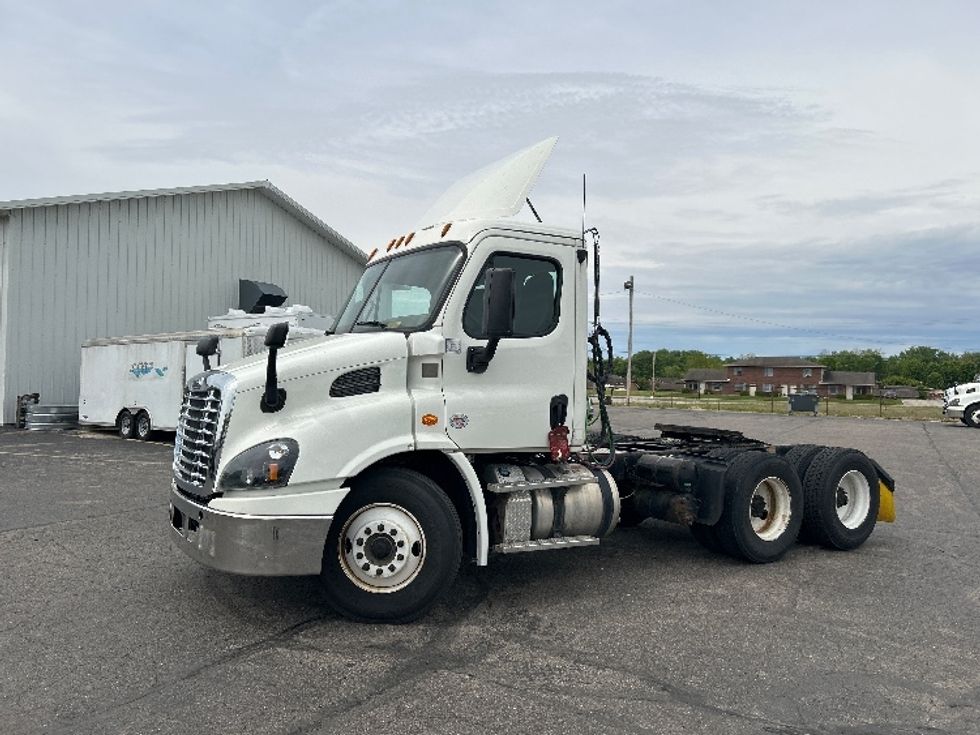 Day Cab Tractor-Heavy Duty Tractors-Freightliner-2019-Cascadia 11364ST-Piqua-OH-534,498\n\t\tmiles-$ 28,250 - Image 3