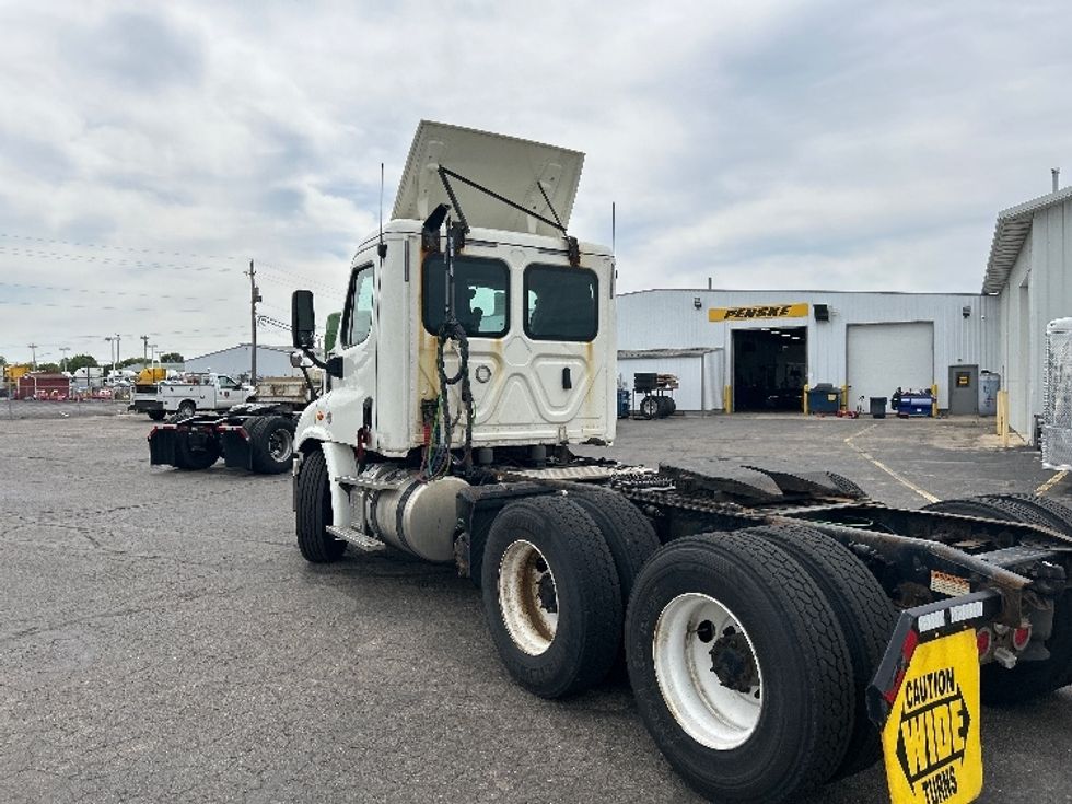 Day Cab Tractor-Heavy Duty Tractors-Freightliner-2019-Cascadia 11364ST-Piqua-OH-534,498\n\t\tmiles-$ 28,250 - Image 5