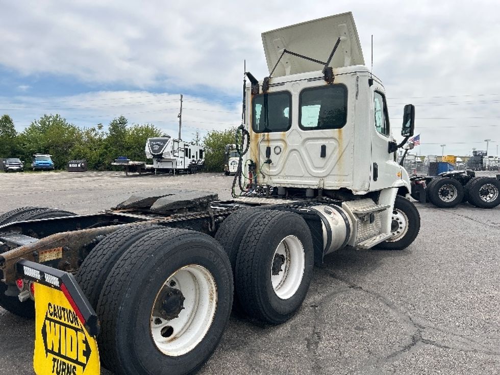 Day Cab Tractor-Heavy Duty Tractors-Freightliner-2019-Cascadia 11364ST-Piqua-OH-534,498\n\t\tmiles-$ 28,250 - Image 7