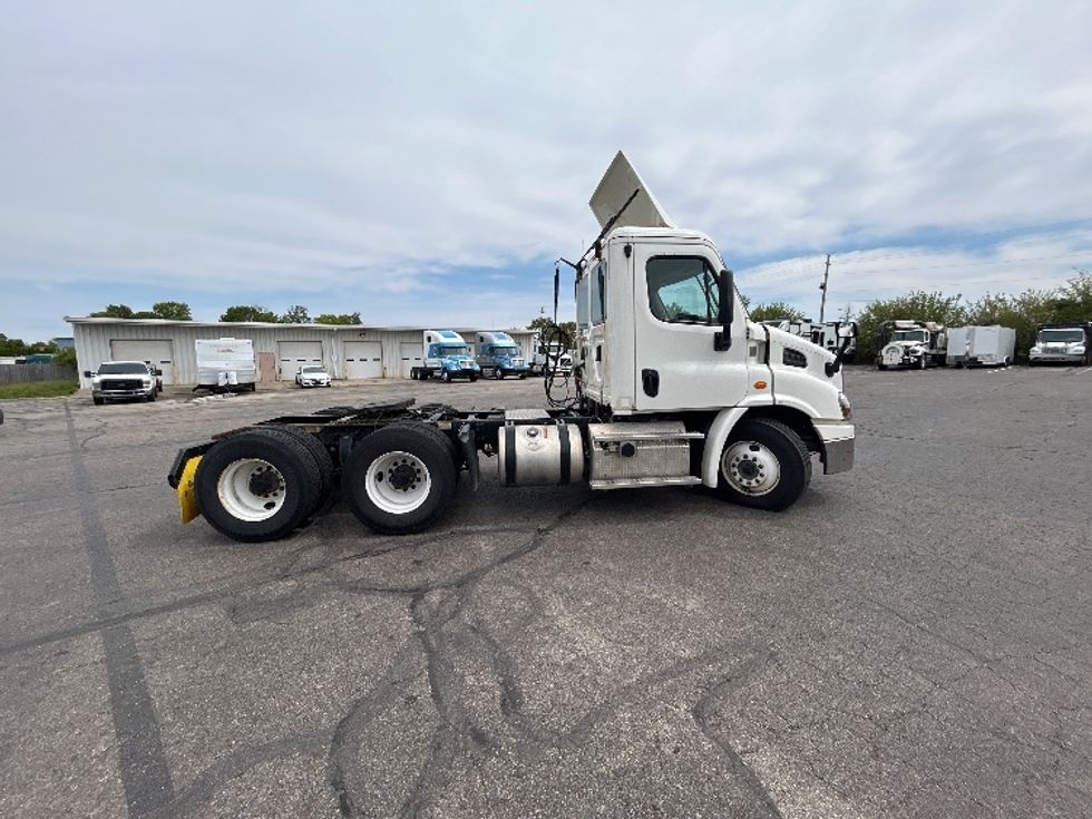 Day Cab Tractor-Heavy Duty Tractors-Freightliner-2019-Cascadia 11364ST-Piqua-OH-534,498\n\t\tmiles-$ 28,250 - Image 8