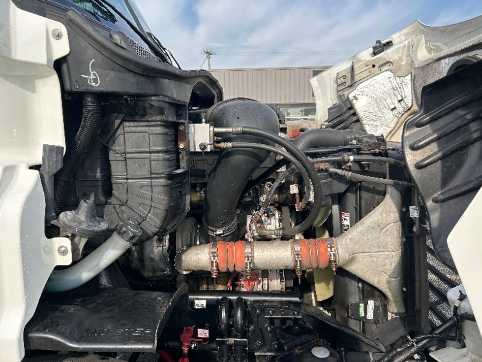 Day Cab Tractor-Heavy Duty Tractors-Freightliner-2019-Cascadia 11364ST-Piqua-OH-537,564\n\t\tmiles-$ 24,250 - Image 15