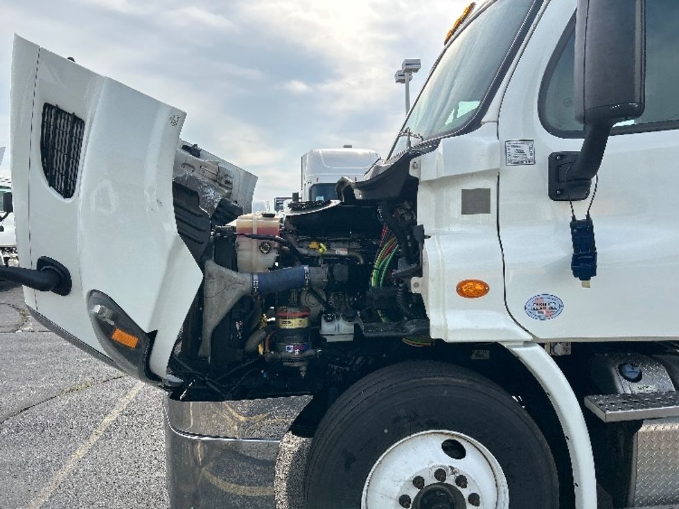 Day Cab Tractor-Heavy Duty Tractors-Freightliner-2019-Cascadia 11364ST-Piqua-OH-537,564\n\t\tmiles-$ 24,250 - Image 16