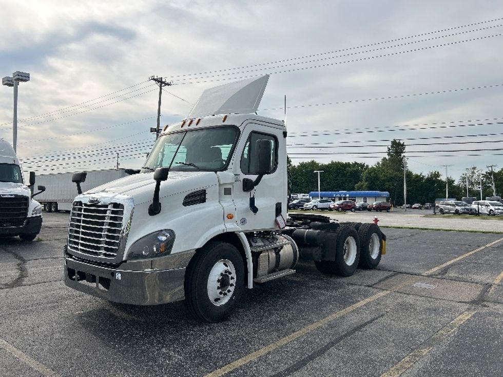 Day Cab Tractor-Heavy Duty Tractors-Freightliner-2019-Cascadia 11364ST-Piqua-OH-537,564\n\t\tmiles-$ 24,250 - Image 3