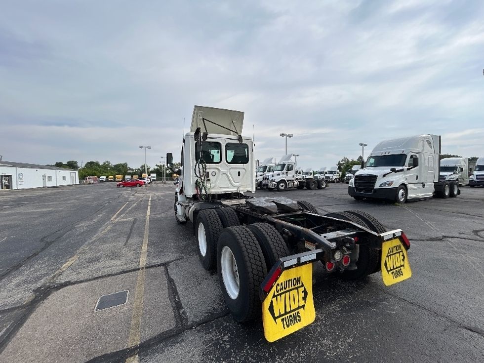 Day Cab Tractor-Heavy Duty Tractors-Freightliner-2019-Cascadia 11364ST-Piqua-OH-537,564\n\t\tmiles-$ 24,250 - Image 5