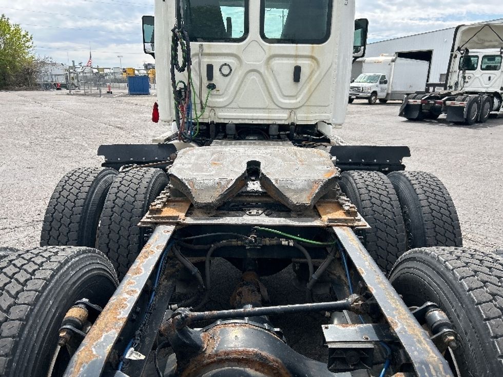 Day Cab Tractor-Heavy Duty Tractors-Freightliner-2019-Cascadia 11364ST-Piqua-OH-537,885\n\t\tmiles-$ 28,250 - Image 5