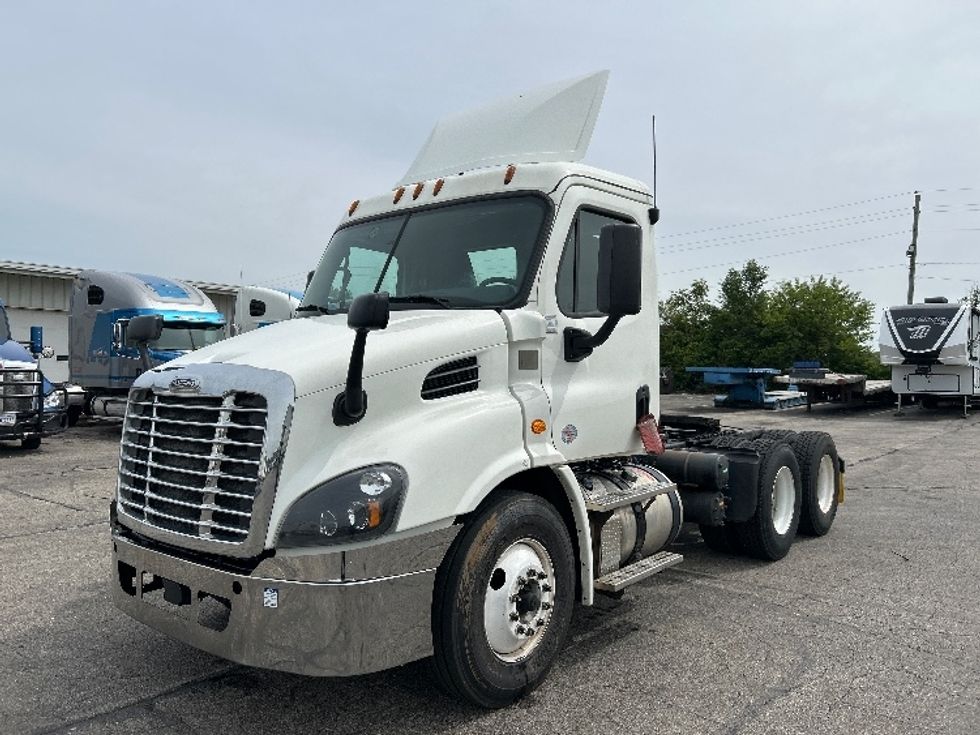 Day Cab Tractor-Heavy Duty Tractors-Freightliner-2019-Cascadia 11364ST-Piqua-OH-541,497\n\t\tmiles-$ 24,000 - Image 3
