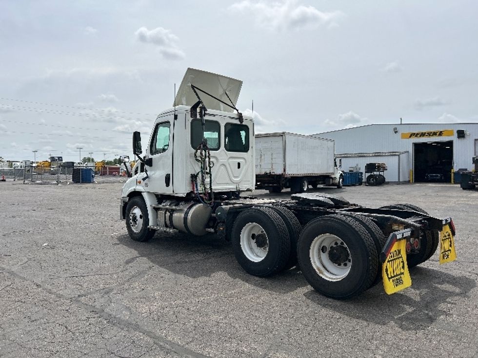 Day Cab Tractor-Heavy Duty Tractors-Freightliner-2019-Cascadia 11364ST-Piqua-OH-541,497\n\t\tmiles-$ 24,000 - Image 5