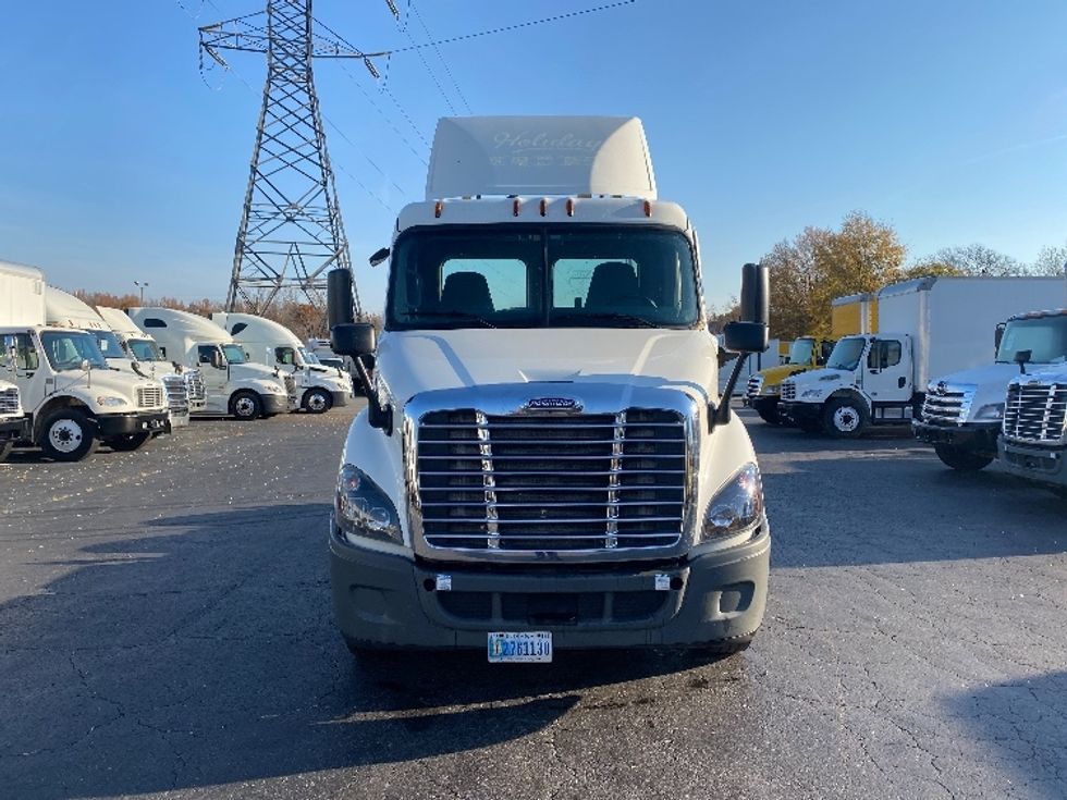 Day Cab Tractor-Heavy Duty Tractors-Freightliner-2019-Cascadia 11364ST-Prince George-VA-137,535\n\t\tmiles-$ 51,500 - Image 2