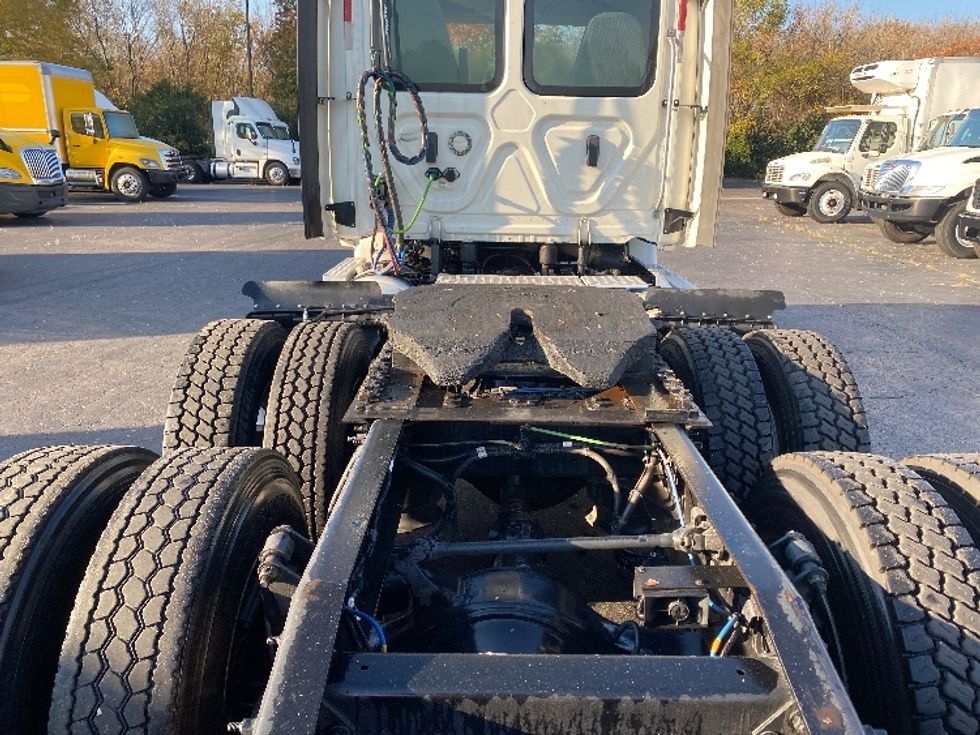 Day Cab Tractor-Heavy Duty Tractors-Freightliner-2019-Cascadia 11364ST-Prince George-VA-137,535\n\t\tmiles-$ 51,500 - Image 6