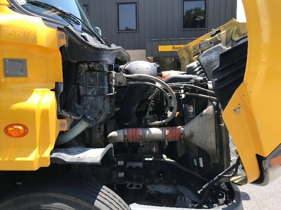 Day Cab Tractor-Heavy Duty Tractors-Freightliner-2019-Cascadia 11364ST-Prince George-VA-385,452\n\t\tmiles-$ 37,500 - Image 15