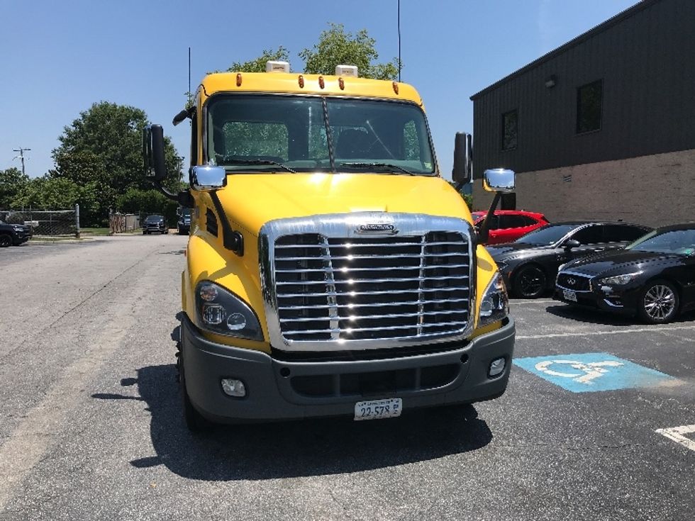 Day Cab Tractor-Heavy Duty Tractors-Freightliner-2019-Cascadia 11364ST-Prince George-VA-385,452\n\t\tmiles-$ 37,500 - Image 2