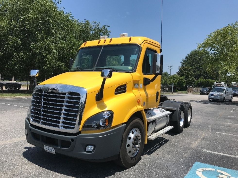 Day Cab Tractor-Heavy Duty Tractors-Freightliner-2019-Cascadia 11364ST-Prince George-VA-385,452\n\t\tmiles-$ 37,500 - Image 3