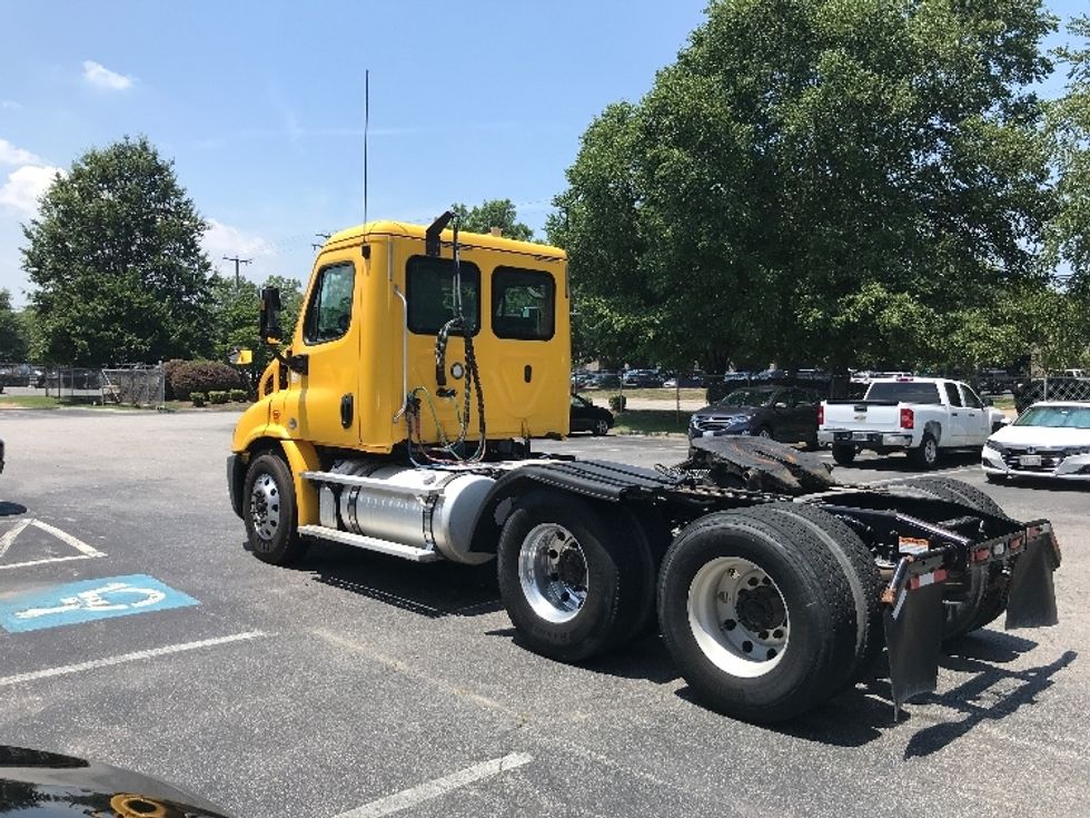 Day Cab Tractor-Heavy Duty Tractors-Freightliner-2019-Cascadia 11364ST-Prince George-VA-385,452\n\t\tmiles-$ 37,500 - Image 5