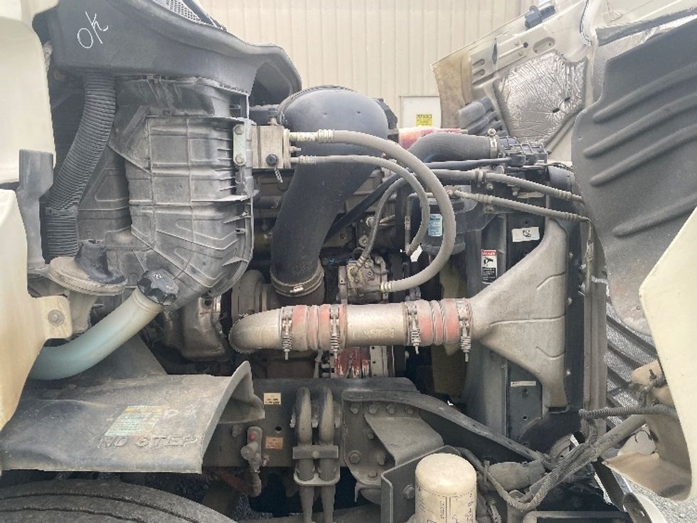 Day Cab Tractor-Heavy Duty Tractors-Freightliner-2019-Cascadia 11364ST-Resaca-GA-271,847\n\t\tmiles-$ 47,750 - Image 15