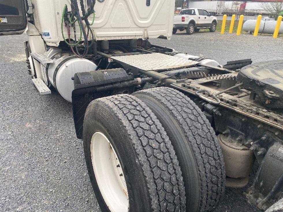 Day Cab Tractor-Heavy Duty Tractors-Freightliner-2019-Cascadia 11364ST-Resaca-GA-271,847\n\t\tmiles-$ 47,750 - Image 17