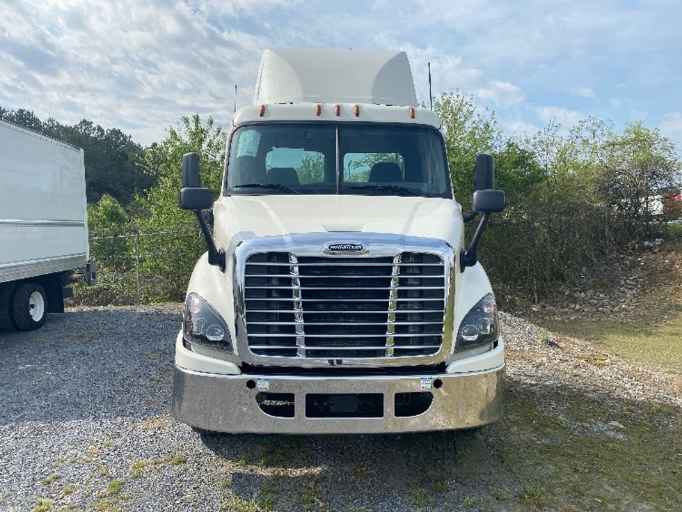 Day Cab Tractor-Heavy Duty Tractors-Freightliner-2019-Cascadia 11364ST-Resaca-GA-271,847\n\t\tmiles-$ 47,750 - Image 2