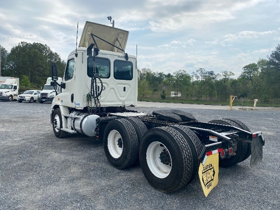 Day Cab Tractor-Heavy Duty Tractors-Freightliner-2019-Cascadia 11364ST-Resaca-GA-271,847\n\t\tmiles-$ 47,750 - Image 5
