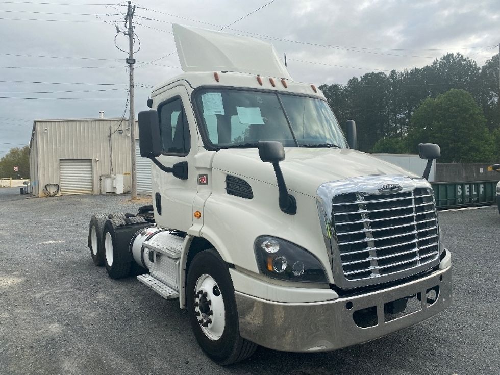 Day Cab Tractor-Heavy Duty Tractors-Freightliner-2019-Cascadia 11364ST-Resaca-GA-307,250\n\t\tmiles-$ 45,250 - Image 1