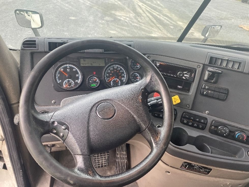 Day Cab Tractor-Heavy Duty Tractors-Freightliner-2019-Cascadia 11364ST-Resaca-GA-307,250\n\t\tmiles-$ 45,250 - Image 11