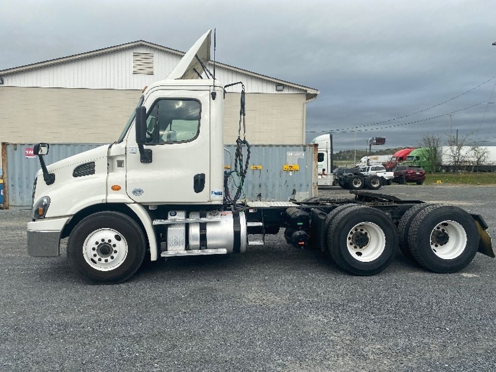 Day Cab Tractor-Heavy Duty Tractors-Freightliner-2019-Cascadia 11364ST-Resaca-GA-307,250\n\t\tmiles-$ 45,250 - Image 4