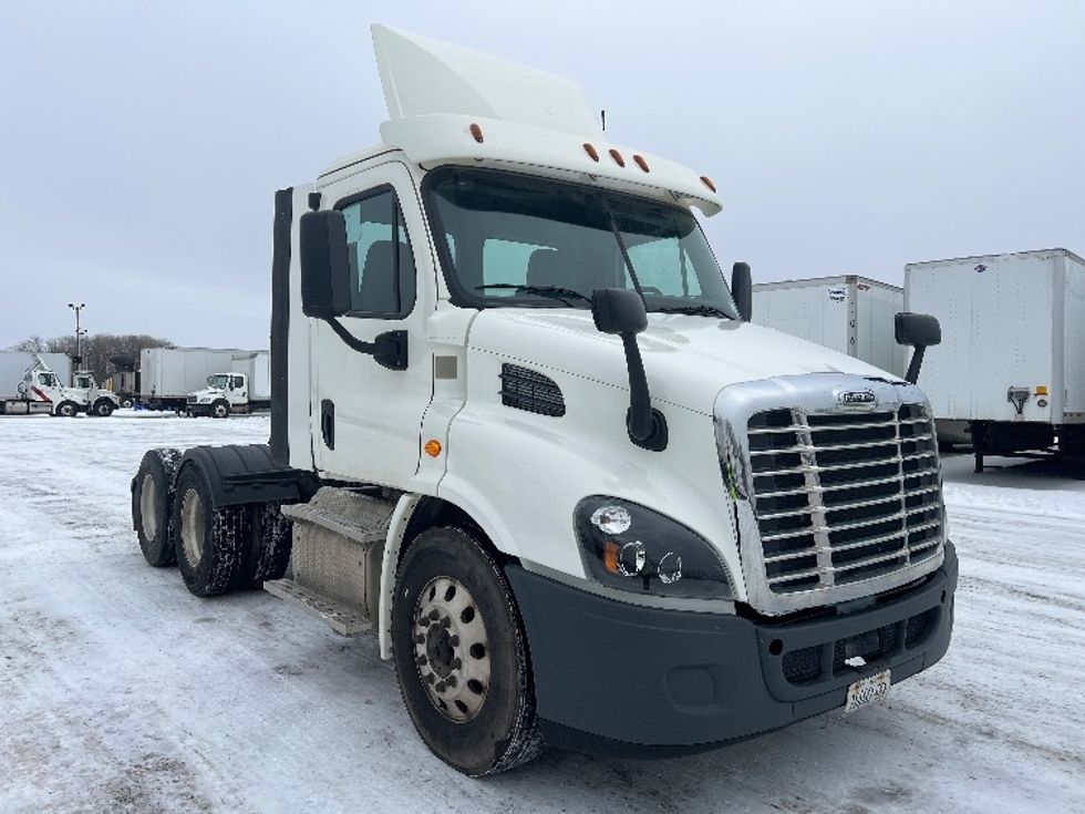 Day Cab Tractor-Heavy Duty Tractors-Freightliner-2019-Cascadia 11364ST-Rochester-NY-146,277\n\t\tmiles-$ 46,250 - Image 1
